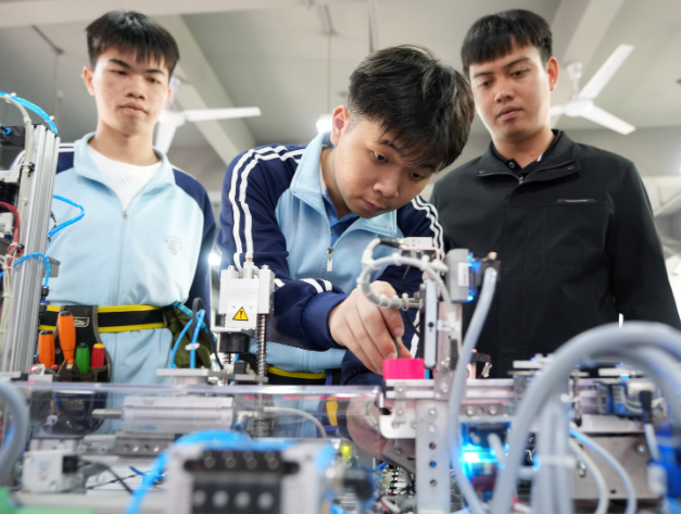 承担工业园区技术人才培育构建基于大模型的产教供需对接渠道
