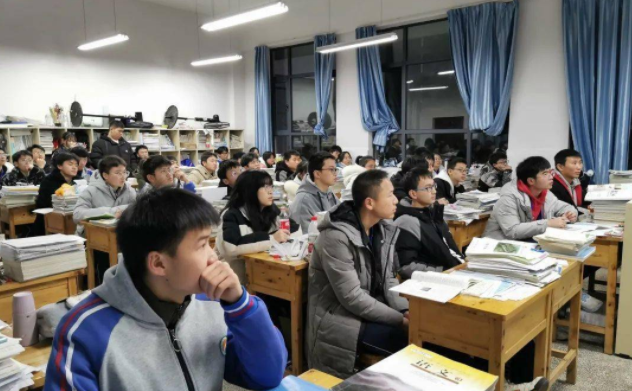 每一位师生的共同努力需要在日常的教育教学实践中不断积淀和升华