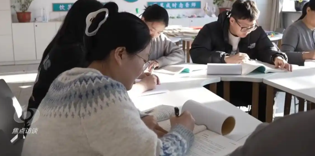 从小筑牢科技素质根基发展战略学会人工智能与机器人教育