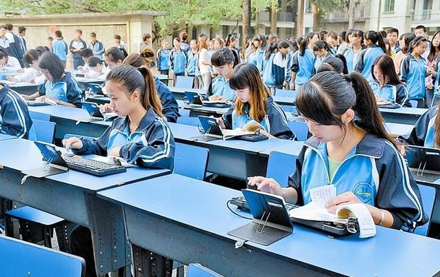 品德与科学课程教师以鼓舞式教育为主提高了孩子学习的积极性