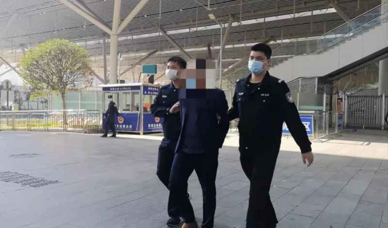 男子进深圳北站拒不出示健康码,冲闸殴打工作人员被行政拘留